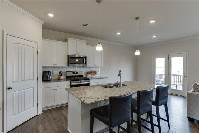 6790 Scarlet Oak Way, Flowery Branch, GA 30542