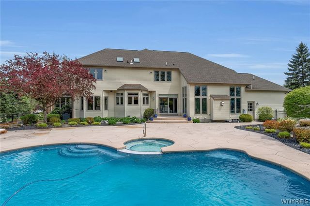 84 Beresford Court, Amherst, NY 14221