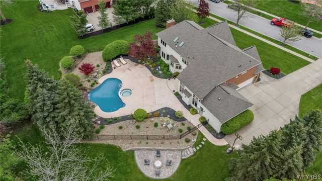 84 Beresford Court, Amherst, NY 14221