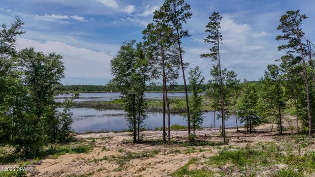 4803 Lake Ridge Drive, Chipley, FL 32428