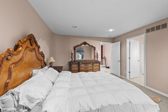 51077 Ace Drive, Macomb Twp, MI 48042