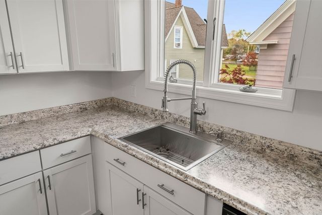 3 Marshall St, Haverhill, MA 01832