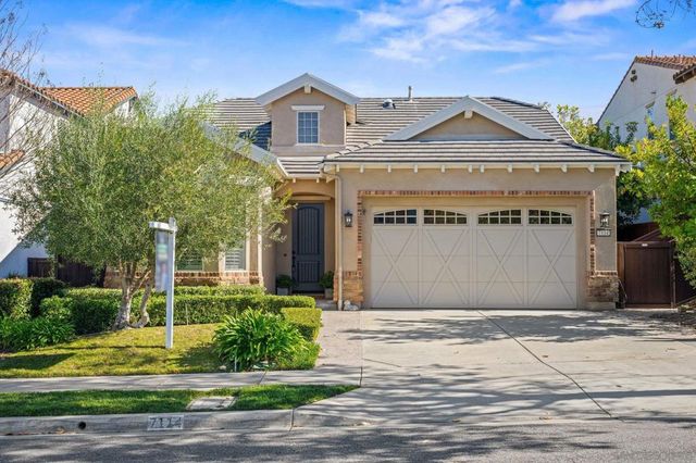 7114 Sitio Destino, Carlsbad, CA 92009