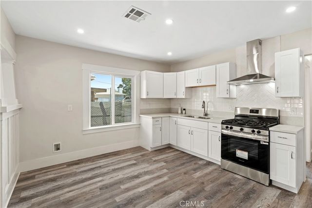 1015 Oregon, Bakersfield, CA 93305