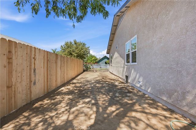 1015 Oregon, Bakersfield, CA 93305
