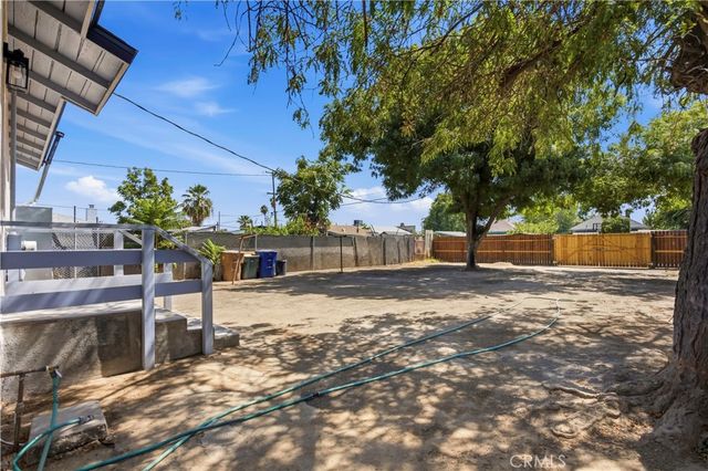1015 Oregon, Bakersfield, CA 93305