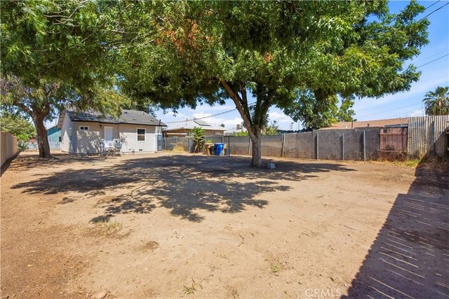 1015 Oregon, Bakersfield, CA 93305