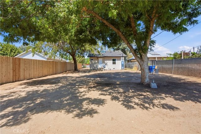 1015 Oregon, Bakersfield, CA 93305
