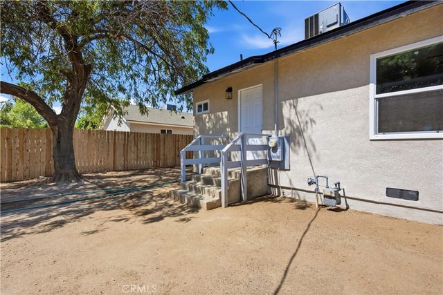1015 Oregon, Bakersfield, CA 93305