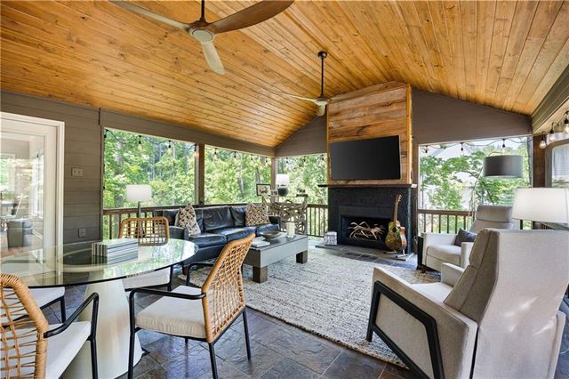 2672 Catawba Drive NW, Kennesaw, GA 30152