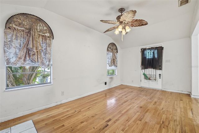 3201 W SAN JUAN STREET, Tampa, FL 33629