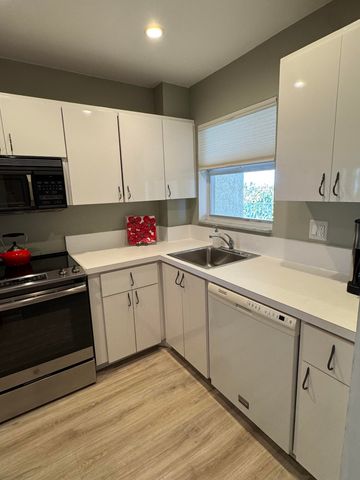 650 Snug Harbor Drive G407, Boynton Beach, FL 33435