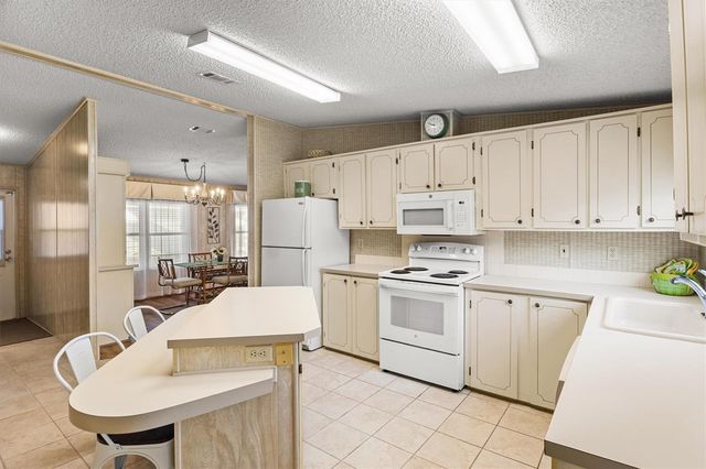 6617 WESTCHESTER DRIVE NE, Winter Haven, FL 33881