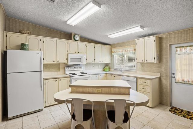 6617 WESTCHESTER DRIVE NE, Winter Haven, FL 33881