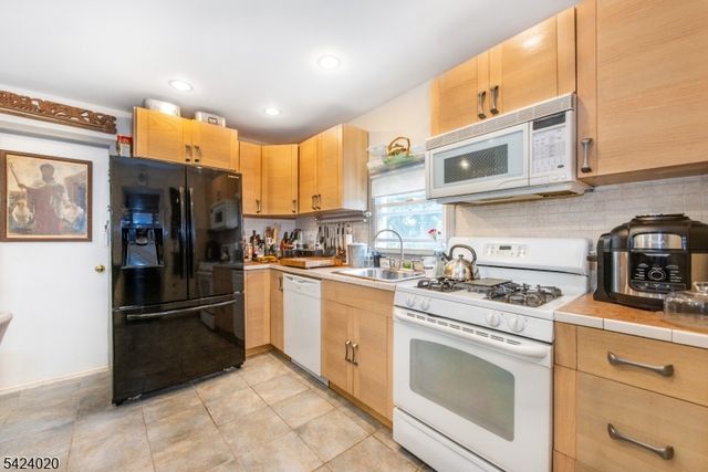 125 Lafayette Pl, Plainfield City, NJ 07060