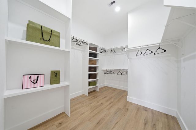 8904 Knoll Leaf Drive, Houston, TX 77080
