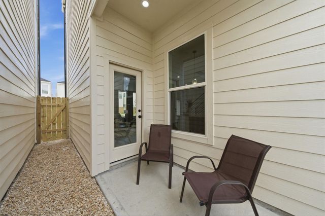 8904 Knoll Leaf Drive, Houston, TX 77080
