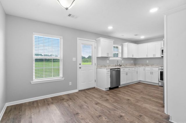 284 Walker RD, Higginson, AR 72068