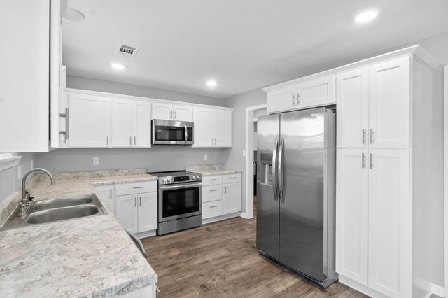 284 Walker RD, Higginson, AR 72068