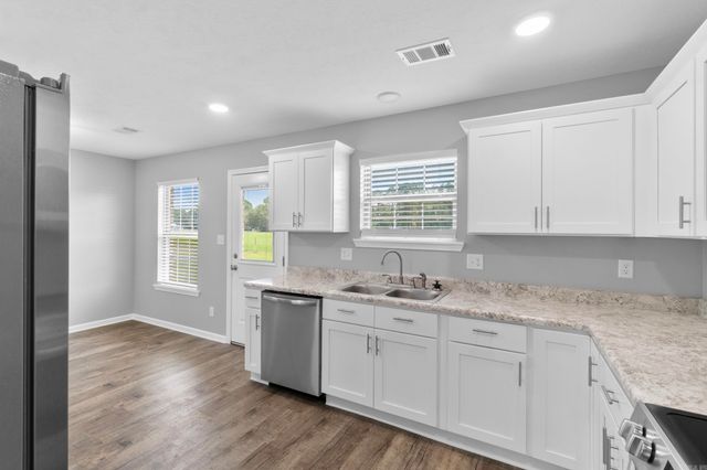 284 Walker RD, Higginson, AR 72068