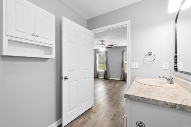 284 Walker RD, Higginson, AR 72068