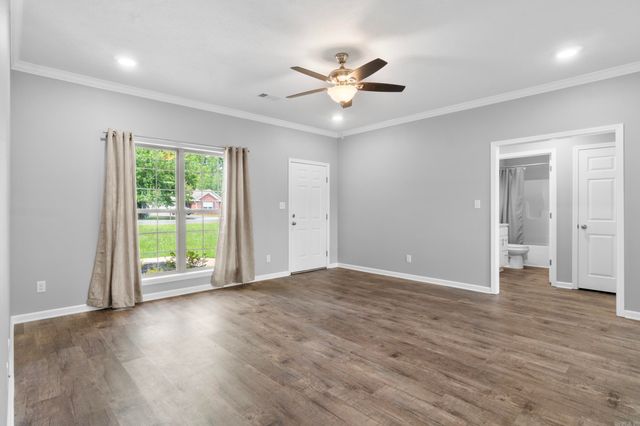 284 Walker RD, Higginson, AR 72068