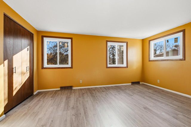 1334 W Paradise COURT, Glendale, WI 53209