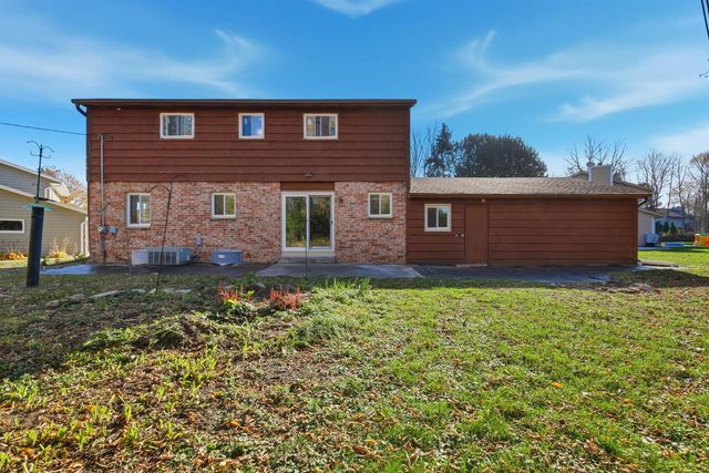 1334 W Paradise COURT, Glendale, WI 53209