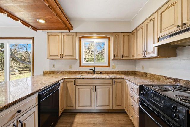 1334 W Paradise COURT, Glendale, WI 53209