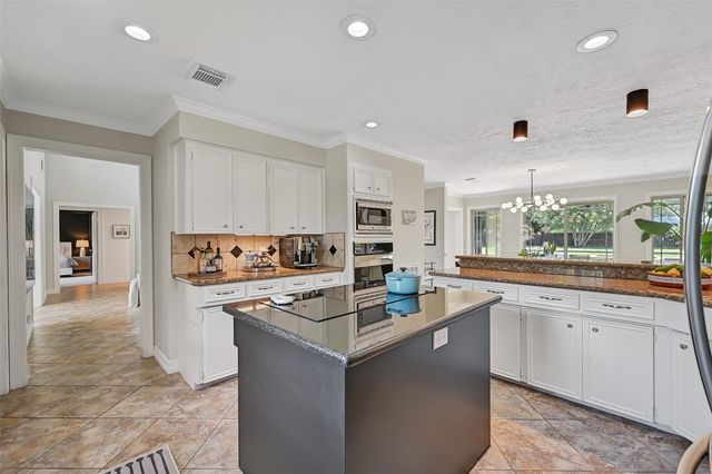 1208 Tall Pines Drive, Friendswood, TX 77546