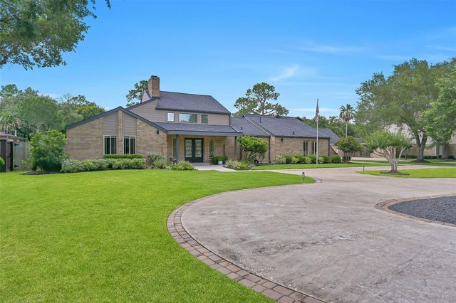 1208 Tall Pines Drive, Friendswood, TX 77546