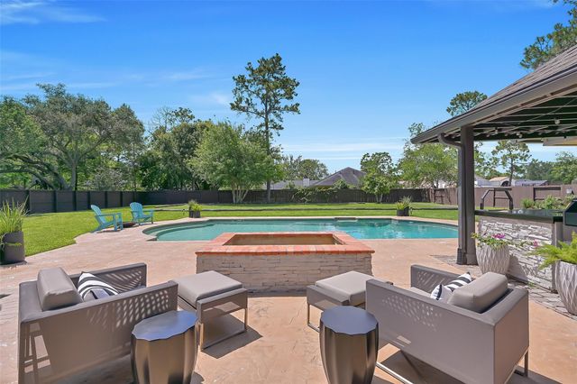 1208 Tall Pines Drive, Friendswood, TX 77546