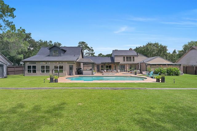 1208 Tall Pines Drive, Friendswood, TX 77546