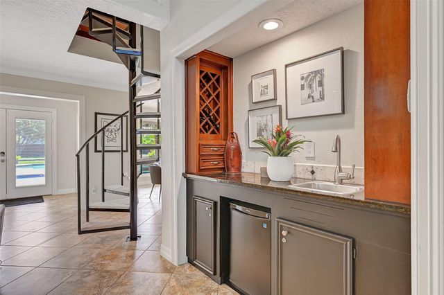 1208 Tall Pines Drive, Friendswood, TX 77546
