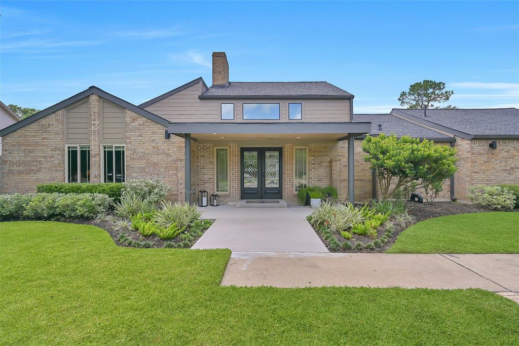 1208 Tall Pines Drive, Friendswood, TX 77546