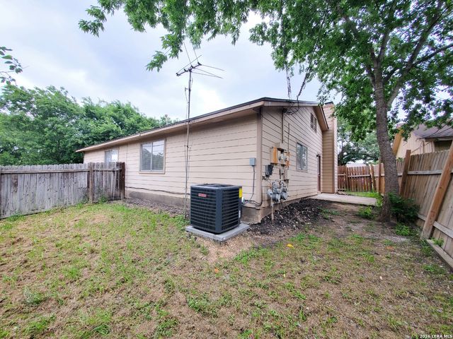 5717 LOCHMOOR, San Antonio, TX 78244