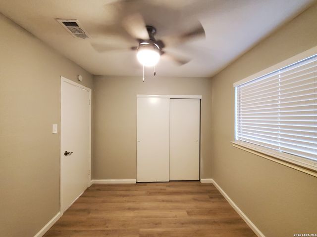 5717 LOCHMOOR, San Antonio, TX 78244