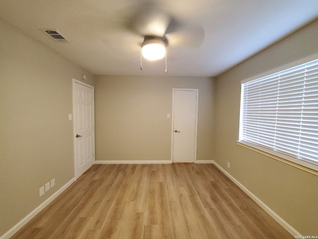 5717 LOCHMOOR, San Antonio, TX 78244