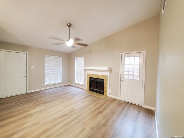 5717 LOCHMOOR, San Antonio, TX 78244