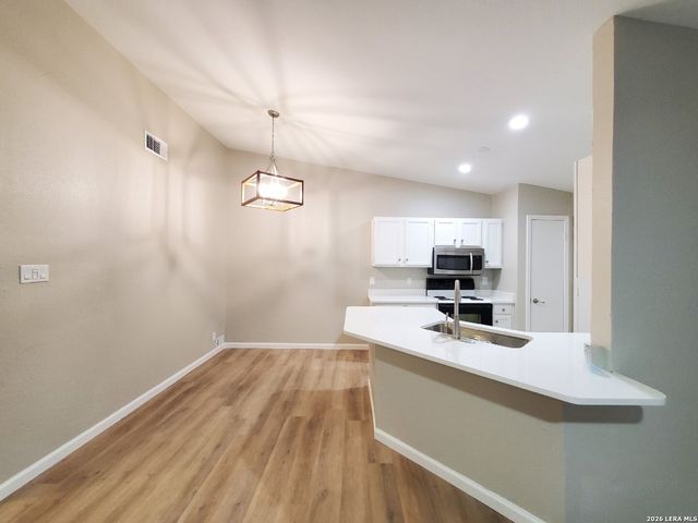 5717 LOCHMOOR, San Antonio, TX 78244