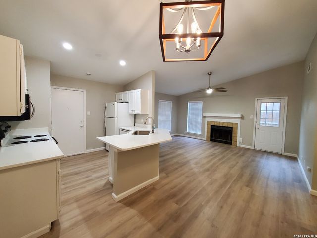 5717 LOCHMOOR, San Antonio, TX 78244