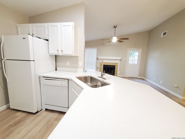 5717 LOCHMOOR, San Antonio, TX 78244