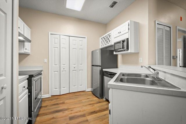 10000 GATE Parkway N 2116, Jacksonville, FL 32246