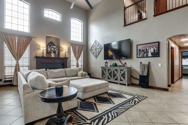801 Erinova Drive, Yukon, OK 73099