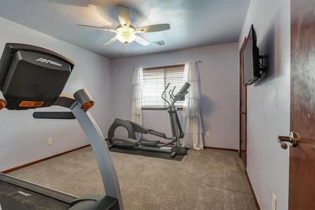 801 Erinova Drive, Yukon, OK 73099