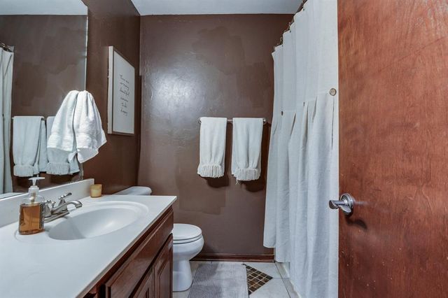 801 Erinova Drive, Yukon, OK 73099
