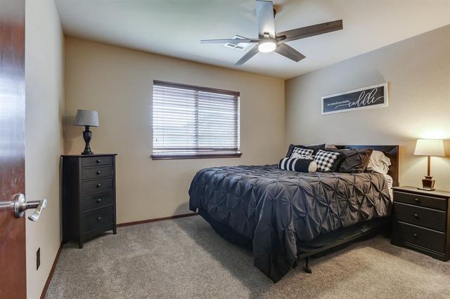 801 Erinova Drive, Yukon, OK 73099