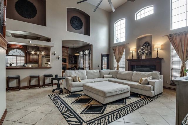 801 Erinova Drive, Yukon, OK 73099
