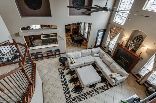 801 Erinova Drive, Yukon, OK 73099