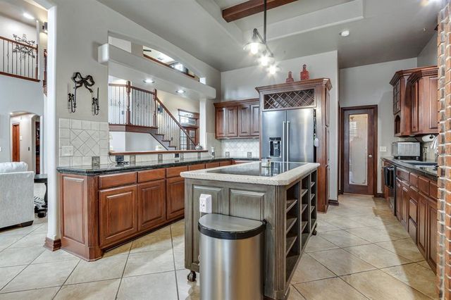 801 Erinova Drive, Yukon, OK 73099